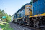 CSX 6466 trails on L040